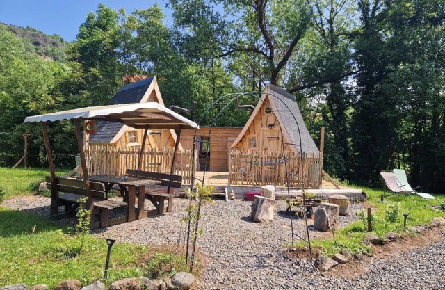 LES Cabanes Feeriques DU Cheix