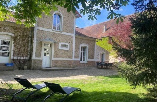 Les Douves, a charming outbuilding of the château