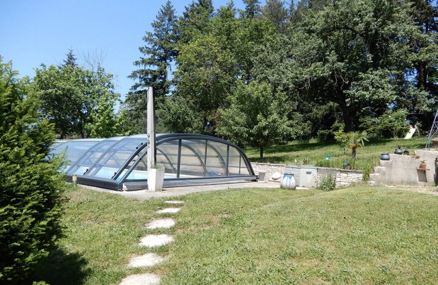 LES JARDINS DE CARIBOLE NEAR LYON AND ST-ETIENNE IN BEAUJOLAIS VERT