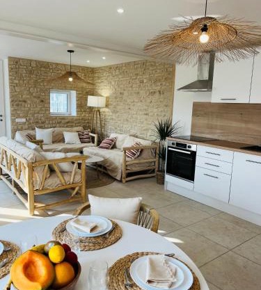 LES MAISONS DE GIROUDET 2 chambres terrasse et piscine