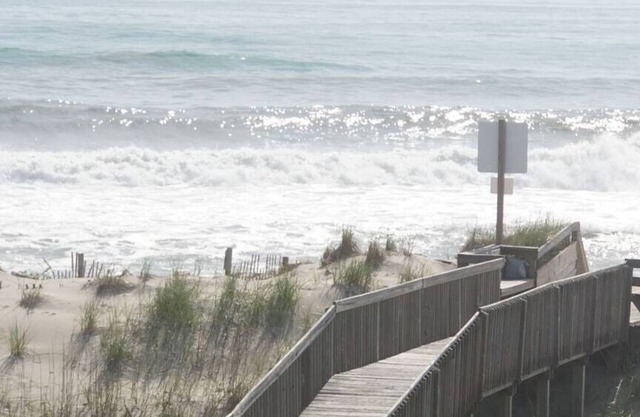 Less Expensive! Oceanfront 2BR/2 Bath 3rd Floor Condo, Pool, Deck