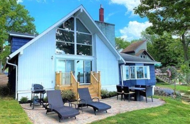 Level Lake Front/Sunset Side