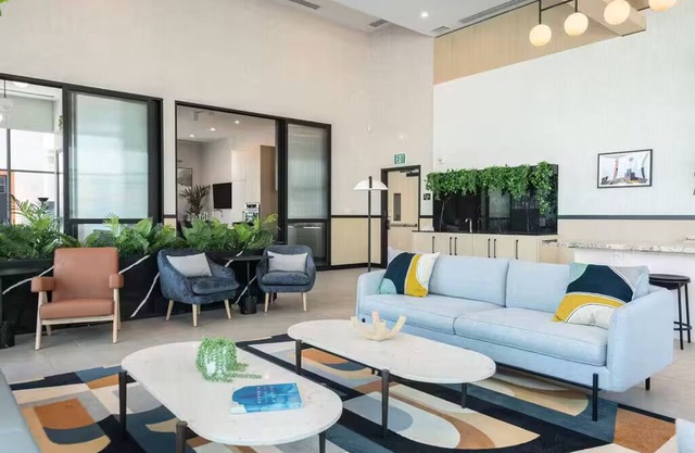 Level- Lavish One Bedroom Suite Perfect for an Extended Stay