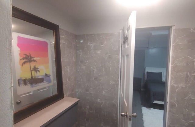 Levor Lettsome - Duplex 2bed 2bath