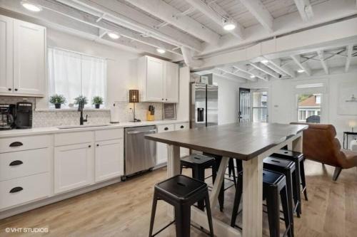 Lg-Group Oasis Near Beach w/Firepit; Pets OK