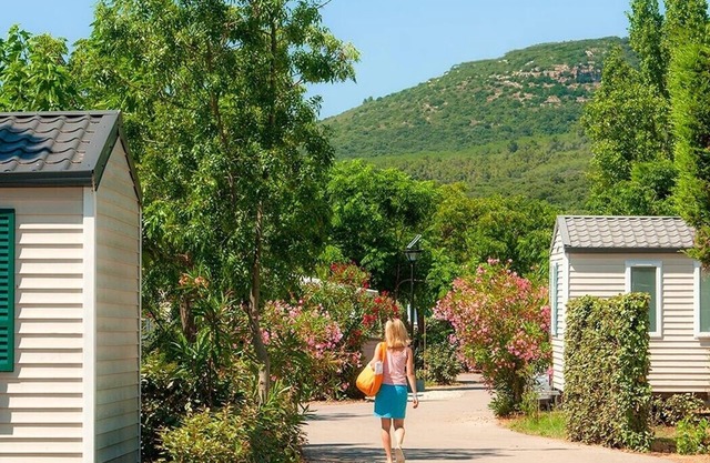 Lgmt 4 pers. tt confort, Camping familial 4* Piscine&Jeux, entre Mer & Campagne