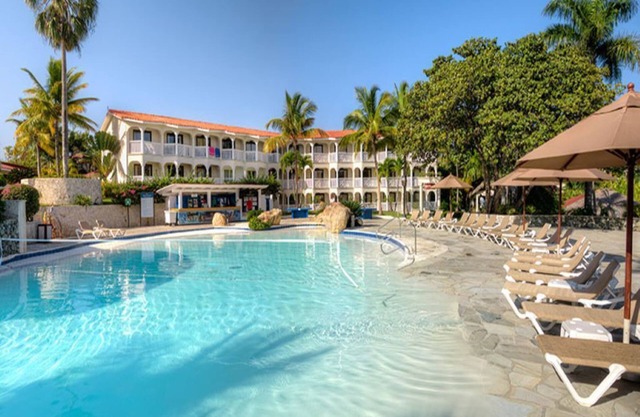 LHVC - Junior Suite - closest to beach and pools, ALL INCLUSIVE