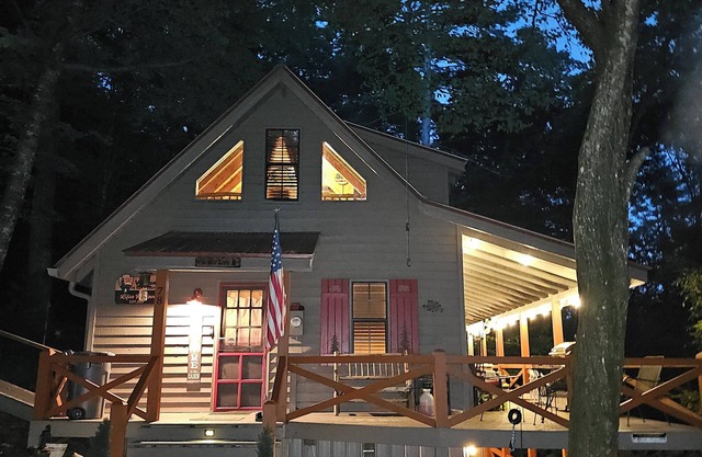 Life is a HOOT in the mountains of Suches