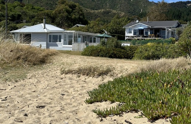 Ligar bay Cottage of Golden Bay