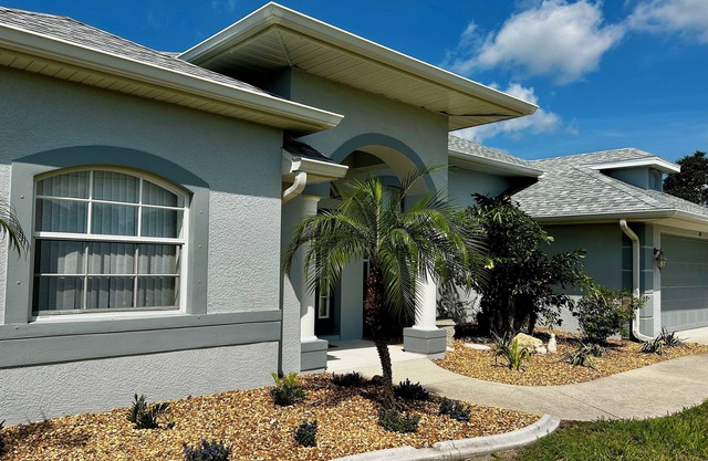 Light and airy, beautifully appointed 3 bed, 3 bath home with sunny pool & spa.