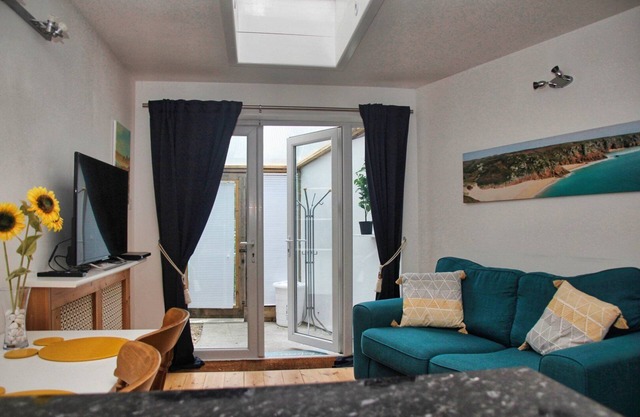Light and airy with parking nearby