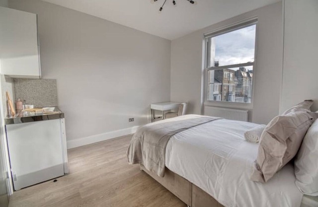 Light Studio Flat in Chelsea