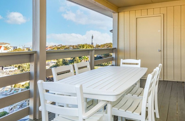 Lighthouse Point 6C | Pool Views, Beach Access!