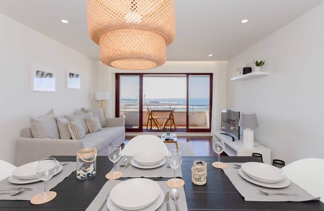 Liiiving in Matosinhos - Seaside Balcony Apartment