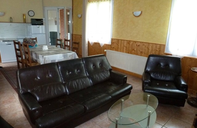 LILI - FIEFS - Furnishings
