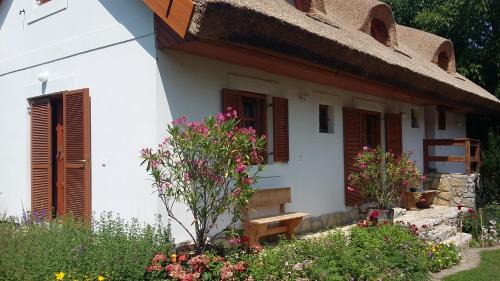Liliomfa apartman