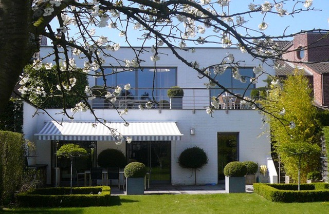 Lille. Marcq in baroeul. Large garden . 10 minutes from Lille center and the metro