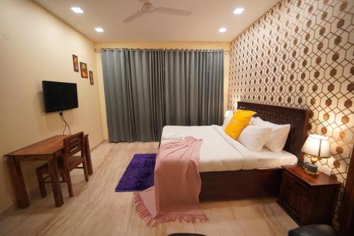 Lime Tree 3BHK Serviced Apartments DLF Phase -5 Gurgoan