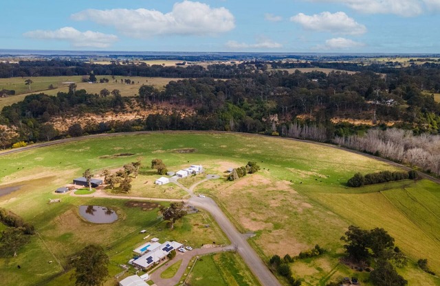 Limestone Views: Discover this farmhouse set in a bend of the Tambo River