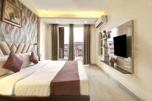 Limewood stay 1BHK Apartments Near Huda Metro And Fortis Hospital