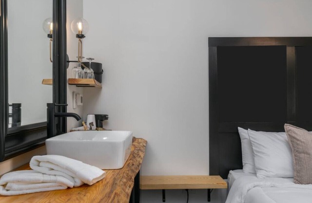 Lincoln Boutique Motel- Lower King #2