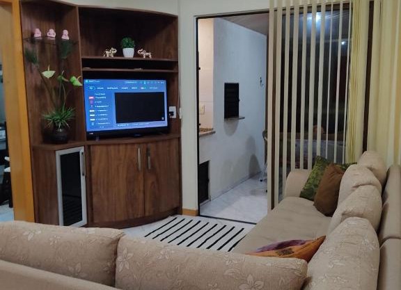 LINDO AP NA RUA 252, NO CORAÇÃO DE MEIA PRAIA