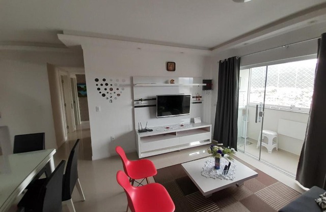 Lindo apto completo a 150m da praia