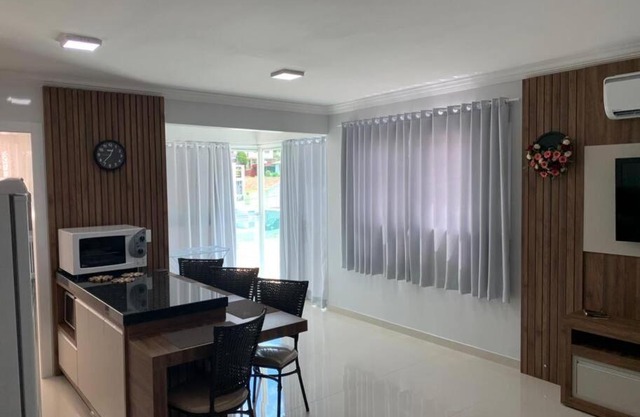 Lindo Apto NOVO na Avenida, climatizado e aconchegante