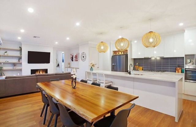 Linear Park Living - Brand New 4 Bed Family Home