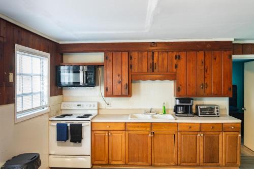 Linhart 2668 Place of 2 Bedrooms 1 bathroom