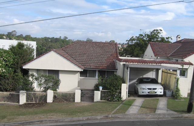 Linley Point Harbourview 2 bedroom pet-friendly home with disabled facilities.