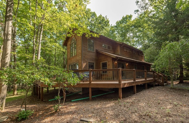Linwood: Lake Access, Dogs Welcome, Dock Slip, Fire Pit!