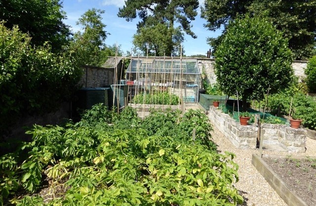 Liongate House