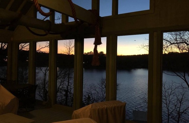 Little A-frame, Big porch on Lake Hamilton, Boat Dock, Deck, Fire pit, Kayaks