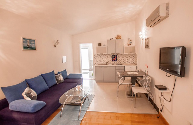 Little blue fish, cute studio for 2 with pool, pets are welcome