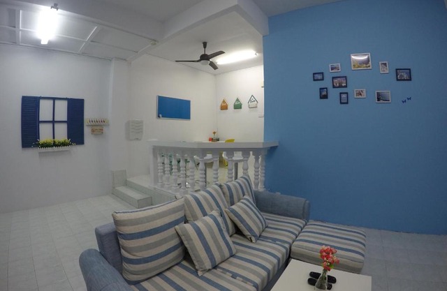 Little Blue House Kemaman Guesthouse