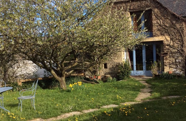 Little country cottage on the sides of the aubrac highland. warm welcome.