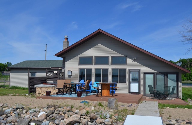 Little McDonald Lake Beach Front Home