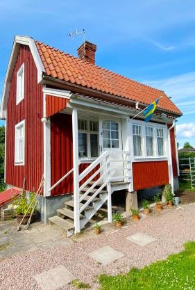 Little red house located 400m from university in Örebro