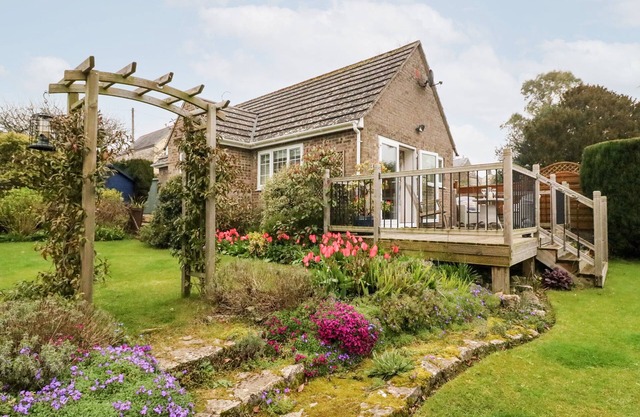 LITTLE RETREAT, romantic, with a garden in Upwey