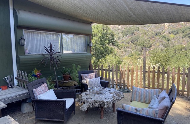 Little Topanga house with enormous views of Santa Monica Mountains