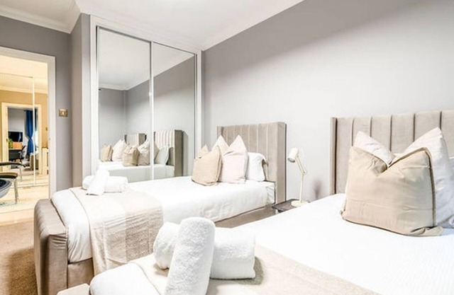 LiveStay 2BR/2BA Pool, Sauna & Gym/Kilburn, Brent