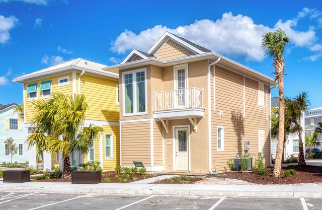 Livin' for the Weekend Cottage near Disney with Margaritaville Resort & Island.