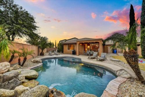 Living The Dream! Gated Wfree Private Heated Pool