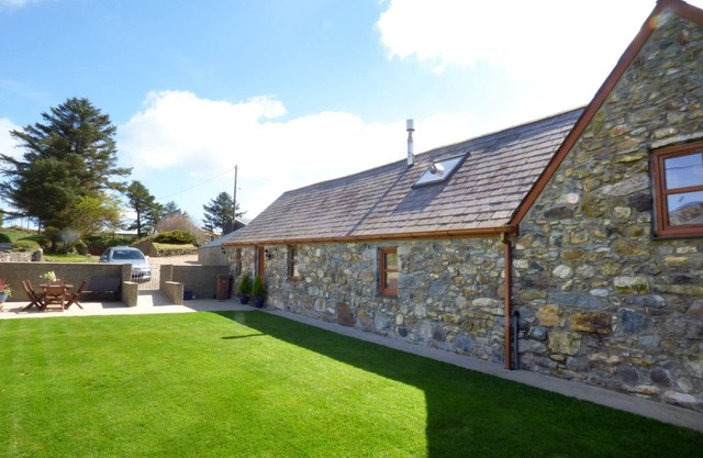 Llynholidays Cae Garw Barn near Abersoch