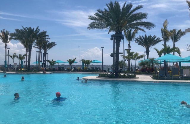 Located in southwest Florida, close to a vibrant downtown, and sandy beaches!
