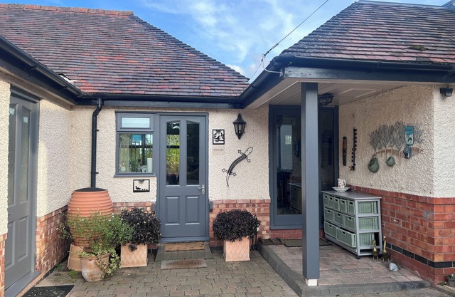 Located in the lovely village of Hanley Swan where you can escape to the country