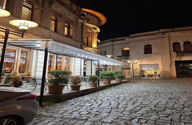 Located near the center of the city 2 minutes from center by foot