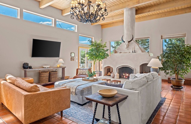 Location, Location! Unforgettable Sunsets-Balloon Fiesta dream home!
