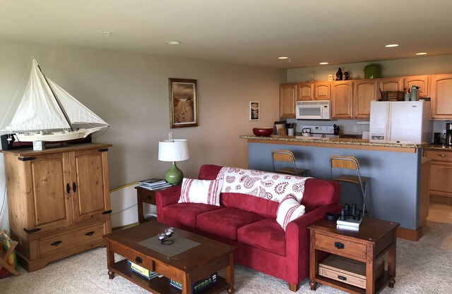Location, Location! Well kept beach getaway, steps from the ocean & dune grass!